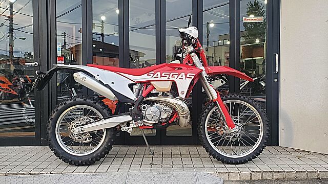 GASGAS EC250 2022 ローシート　中古美品 GASGAS EC250 2022 ローシート 中古美品 - メルカリ