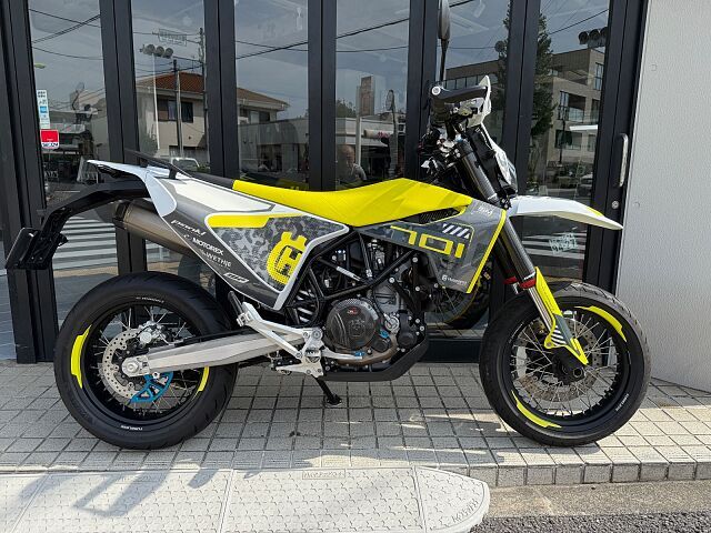 2022年式-Husqvarna 701 SUPERMOTO