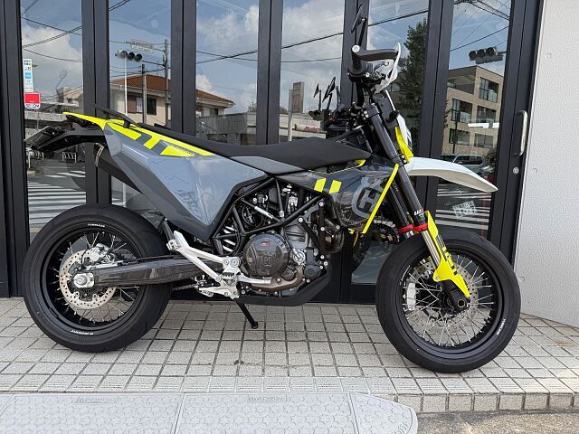 2024年式-Husqvarna 701 SUPERMOTO