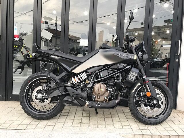 2024年式-Husqvarna SVARTPILEN 401